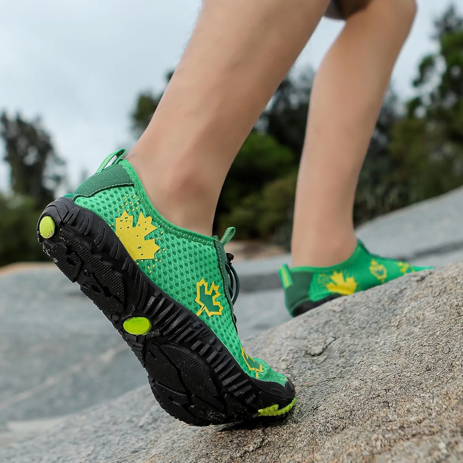 Hike Barefoot Shoes Women Men Non-Slip Athletic Footwear Wide Toe Box Shoes Grounded Footwear Maple Leaf Print Running Swimming Sneaker Quick Dry Hiking Shoe Lightweight Breathable Shoe