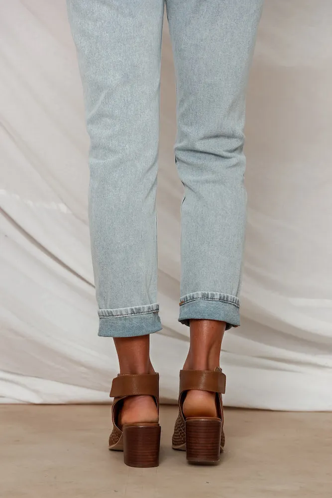 THERAPY Sagrada Heels Tan