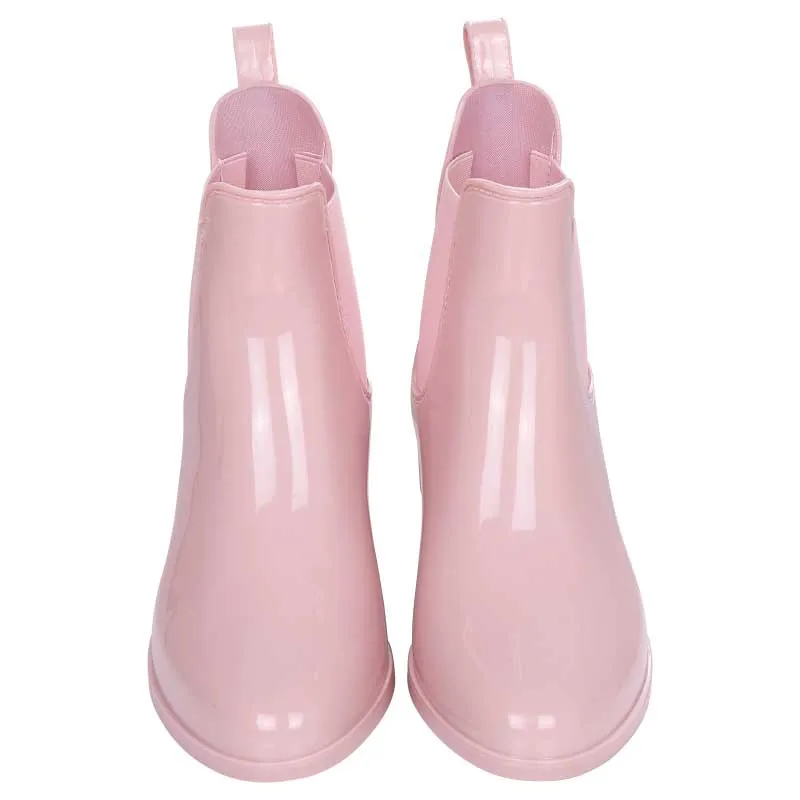 Water-resistant Everyday Chelsea Boots