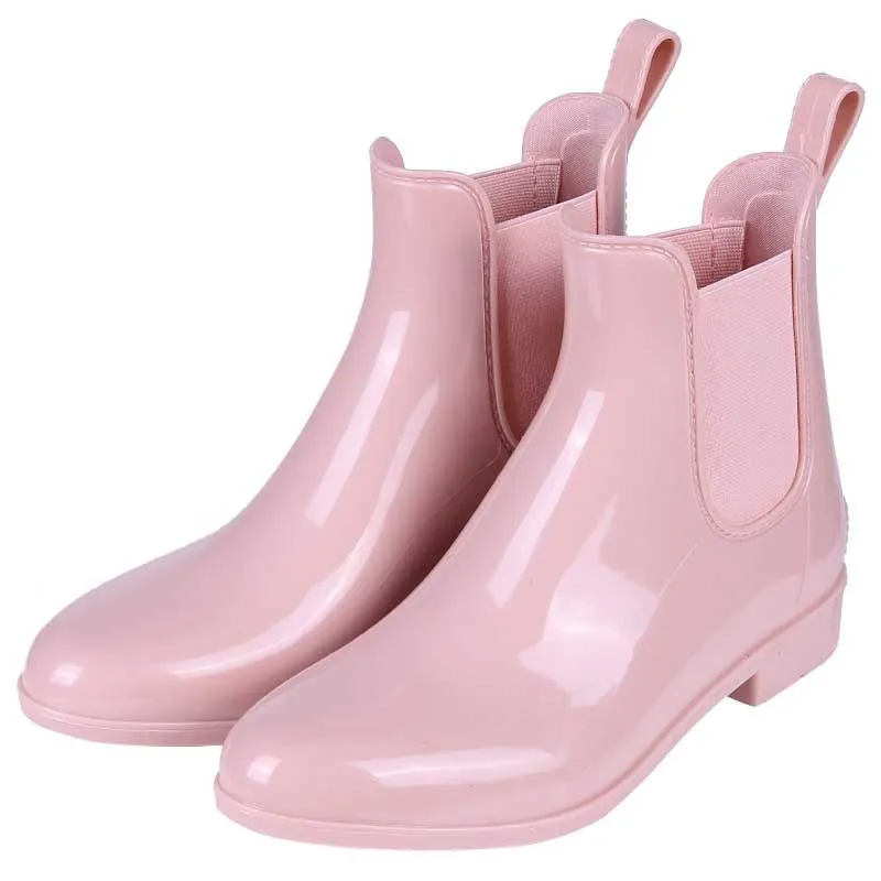 Water-resistant Everyday Chelsea Boots